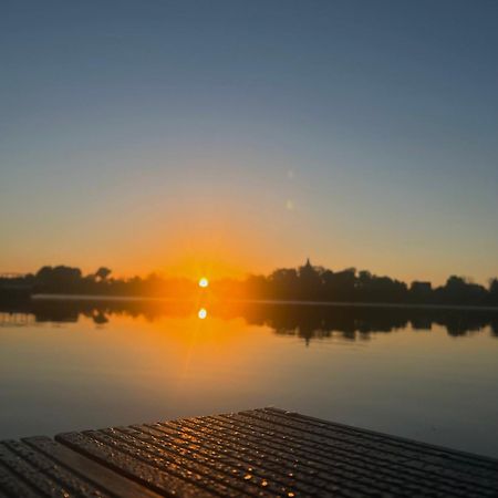Hotel Mikorzyn Slesin  Bagian luar foto