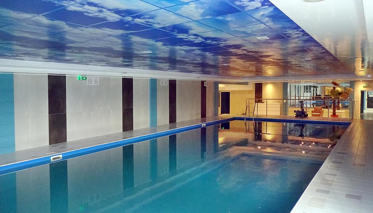 Hotel Mikorzyn Slesin  Bagian luar foto