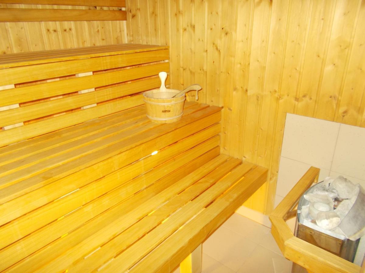 Hotel Mikorzyn Slesin  Bagian luar foto