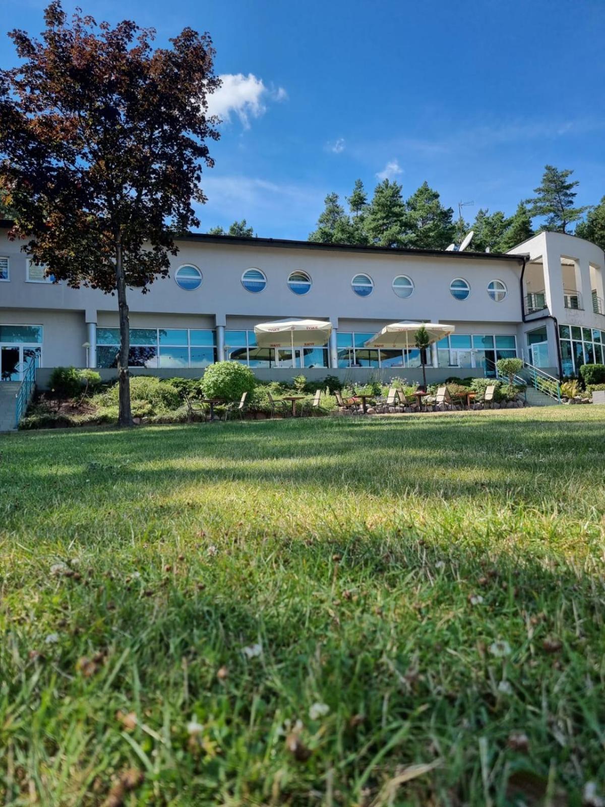 Hotel Mikorzyn Slesin  Bagian luar foto