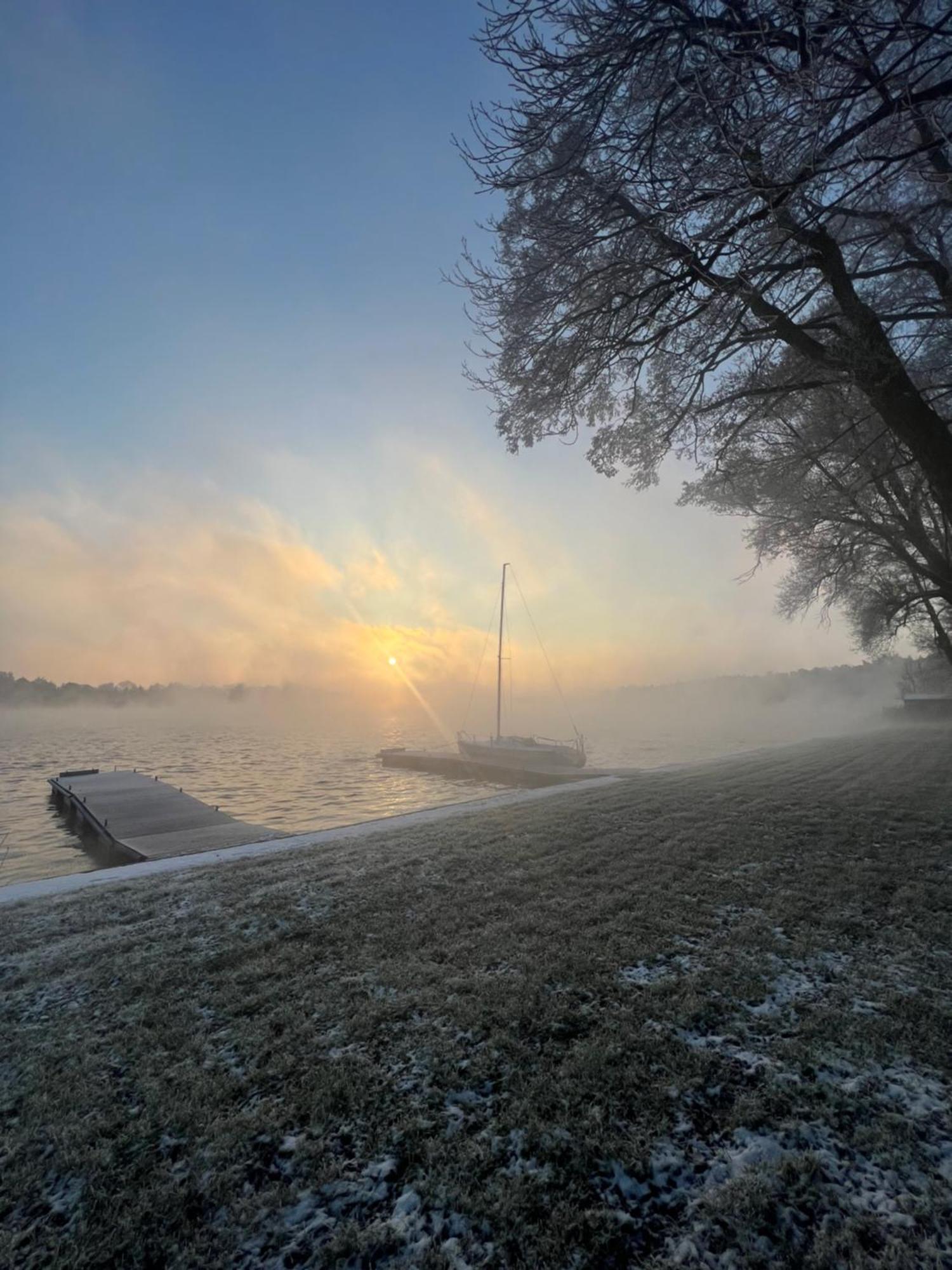 Hotel Mikorzyn Slesin  Bagian luar foto